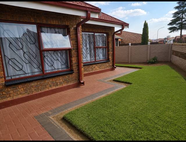 3 BEDROOM HOUSE FOR SALE IN EVATON WEST